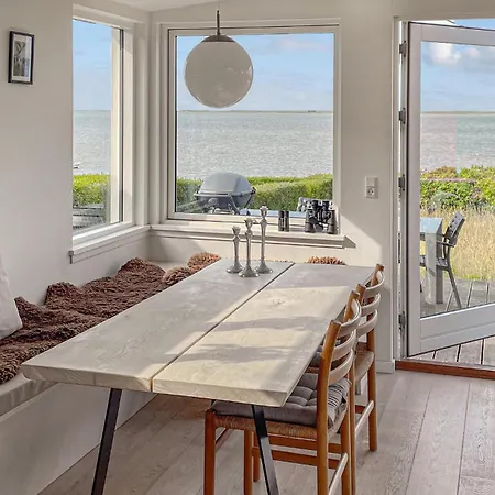 Holiday home Awesome In V With Wifi *